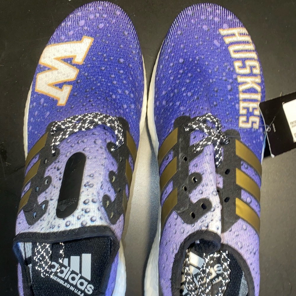 NWT Adidas University of Washington AM4UW Men’s Running Shoes Size 8!